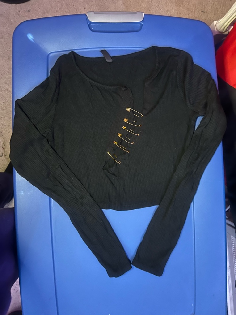 Black Long-Sleeve Ribbed Crop Top with Safety Pin Detail
